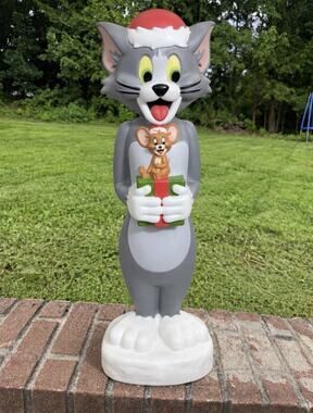 2026 Outdoor Inside Tom And Jerry Christmas Holiday Blow Mold Brand New 32”